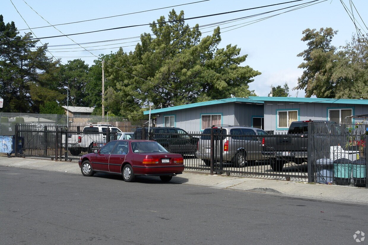Primary Photo - 201-203 Dumbarton Ave