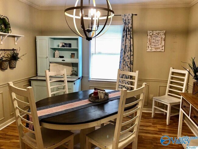 Foto del edificio - 348 Ariel Dr