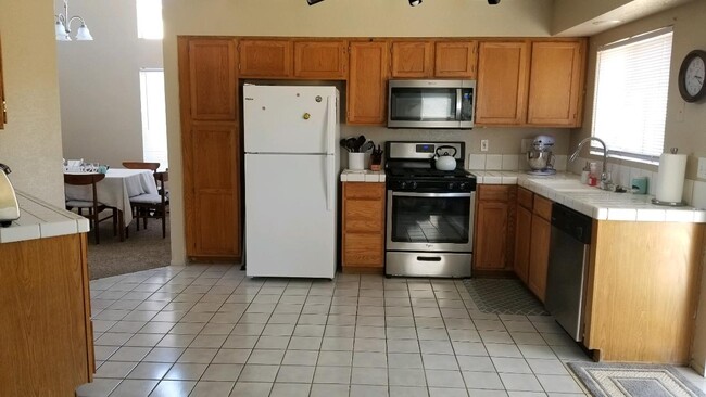 Building Photo - 3558 Glenridge Ave