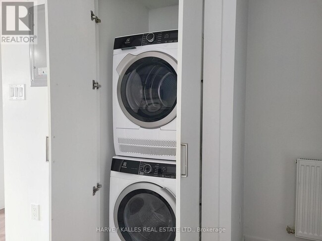 Building Photo - 521 Browns Line