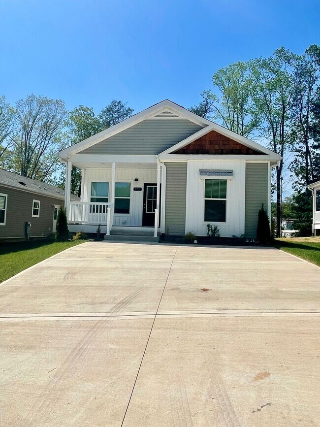 Foto del edificio - Brand New Home - Brooks Cove Subdivision -...