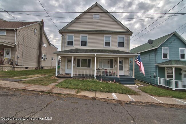Building Photo - 19 W Bergh St