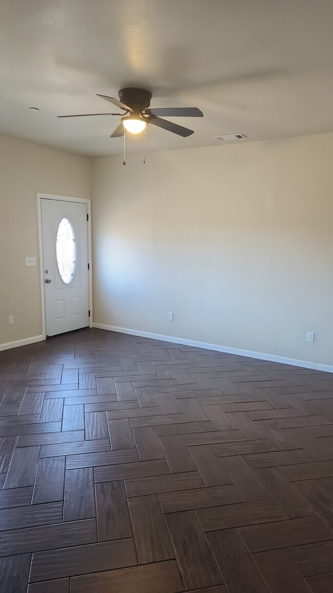 Foto del edificio - 5238 Edgewood Ln