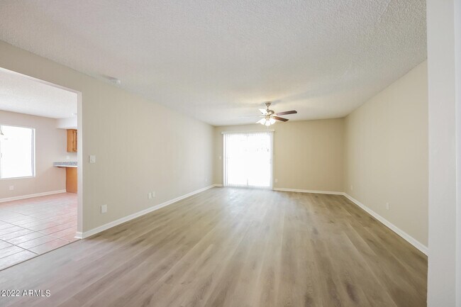 Foto del edificio - 10237 N 45th Ave