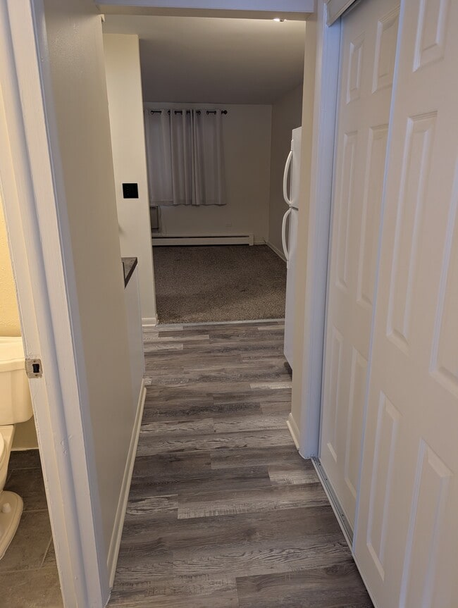 Hallway with lots of storage - 924 Warren Ave