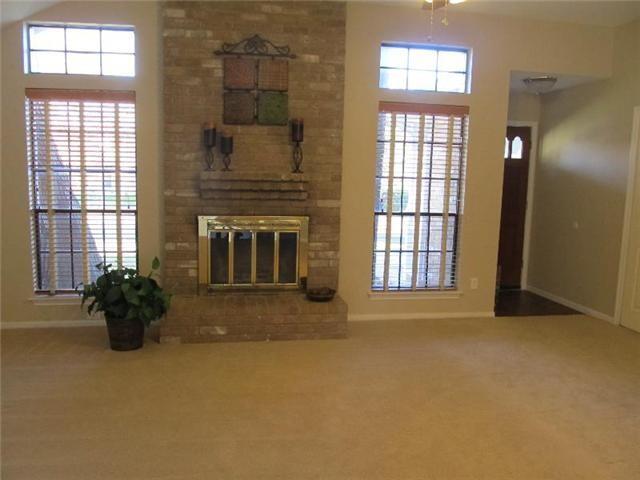Building Photo - 2405 Water Well Ln