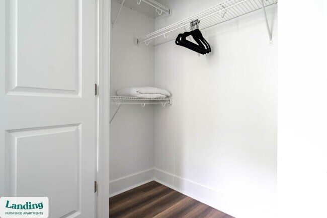 Foto del edificio - 2101 Lakeside Lofts Cir
