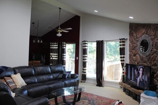 Foto del edificio - 12939 NE 195th Pl