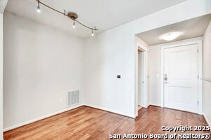 Foto del edificio - 7204 Oak Manor Dr