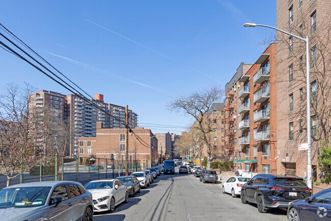 Context - 3260 Netherland Ave