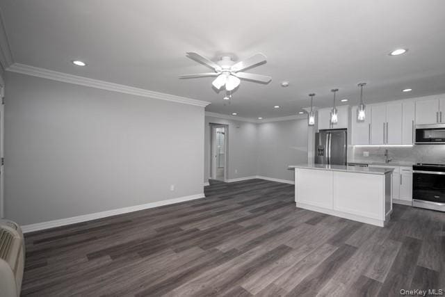 Building Photo - 7 Spinning Wheel Rd