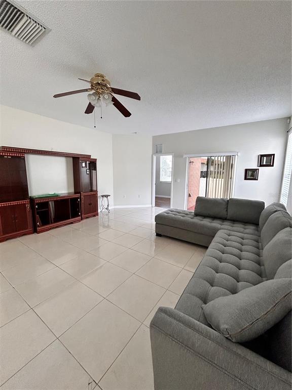 Foto del edificio - 5727 Vista Linda Dr