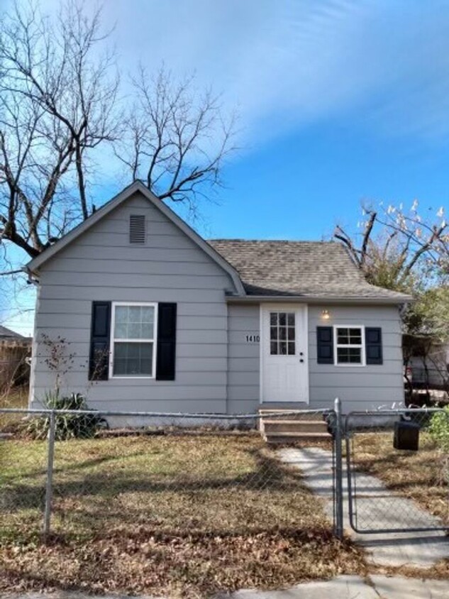 Foto principal - Adorable home in Joplin! 2 bedroom, 1 bath...