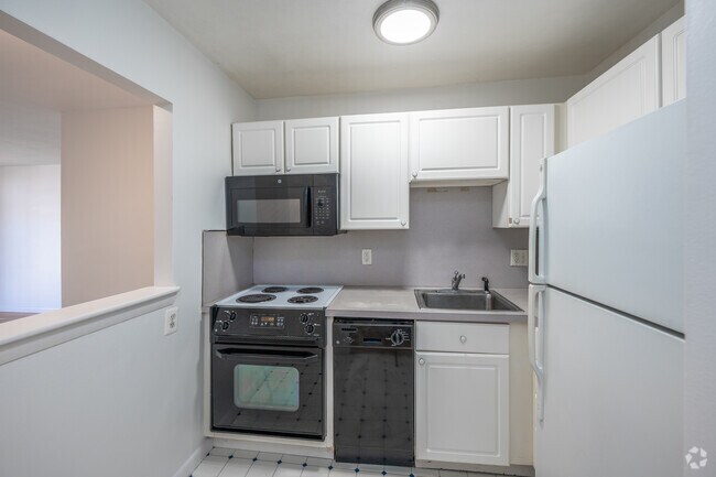 2 habitaciones, 1 baño - 800 pies cuadrados - Cocina - 6 Gilson Rd