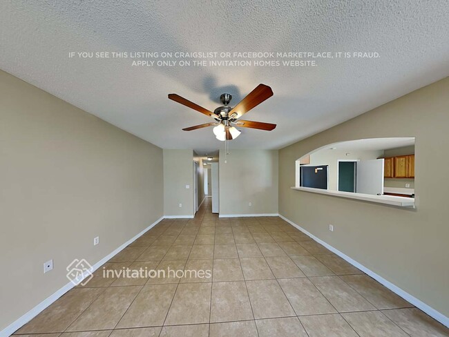 Foto del edificio - 13804 Gentle Woods Ave