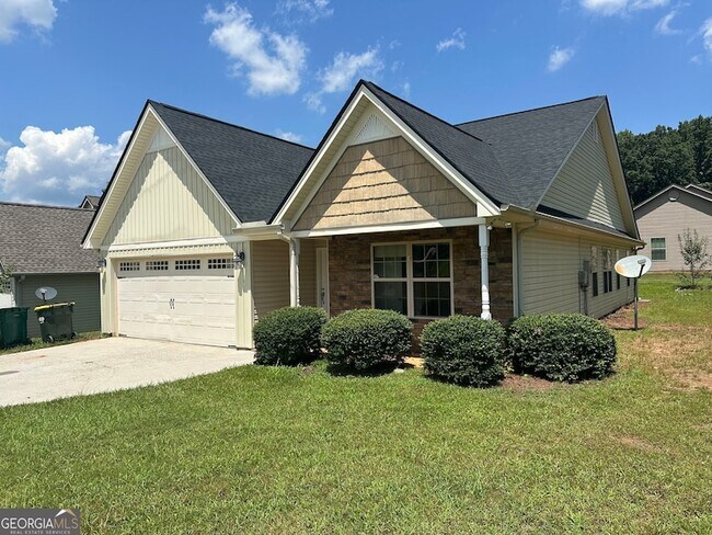 Foto del edificio - 561 Highland Pointe Dr