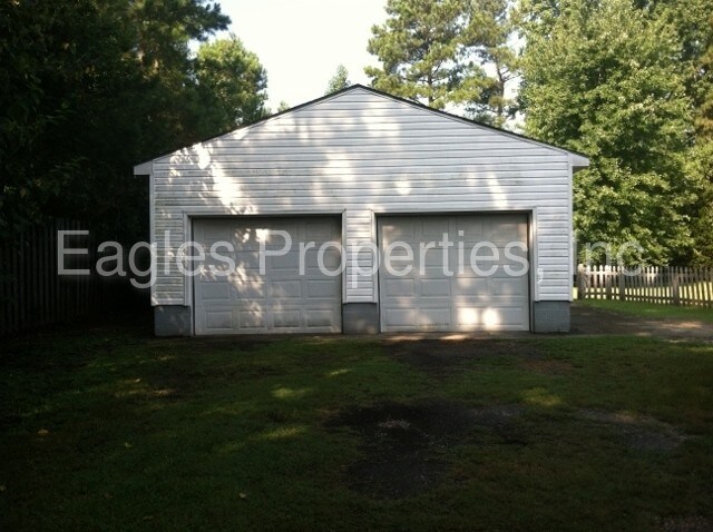 Building Photo - 212 Fox Dr