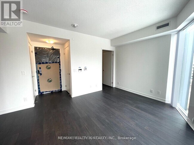 Photo du bâtiment - 60 Shuter St