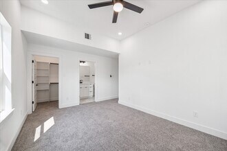 Building Photo - 9806 A/B Pelsey St