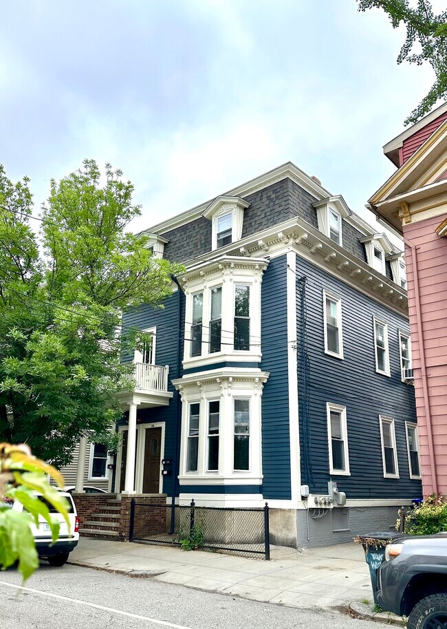 Foto del edificio - 124 Vinton St, 3