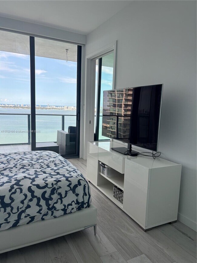 Foto del edificio - 480 NE 31st St