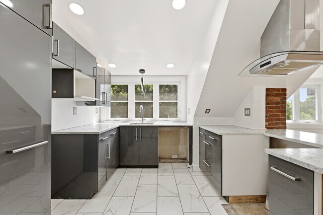 Foto del edificio - 481 Danforth St