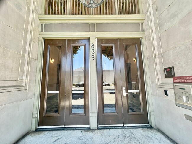 Foto del edificio - 835 Locust Ave