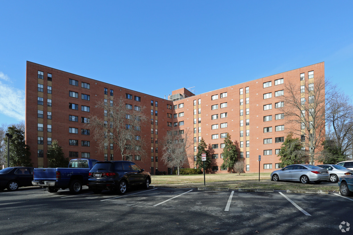 Building Photo - Renaissance Apartments