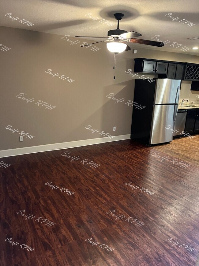 Foto del edificio - 21611 Westover Ct