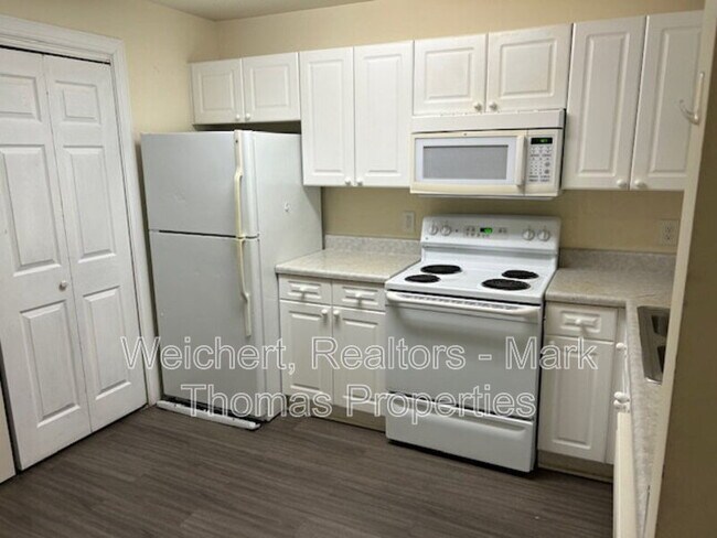 Foto del edificio - 929 Morreene Rd