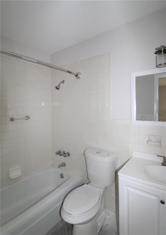 Foto del edificio - 6345 Gateway Ave