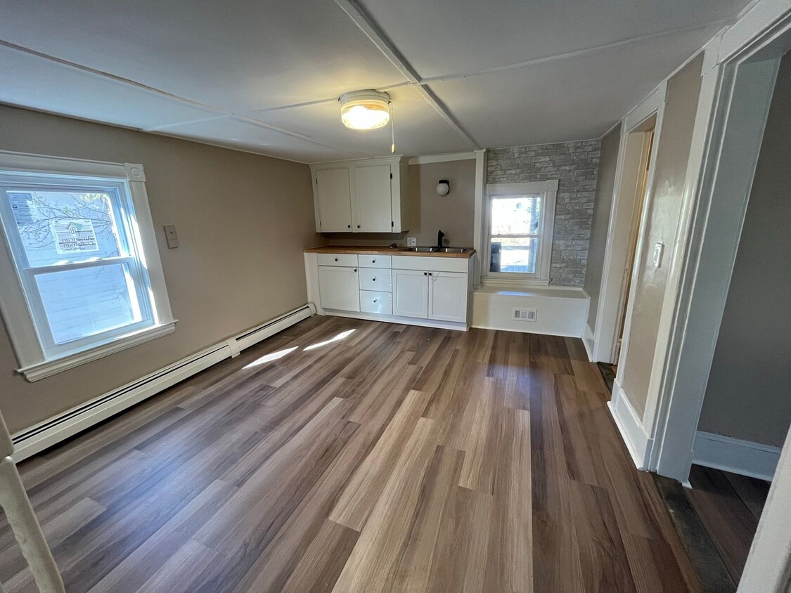 Primary Photo - 77 North St