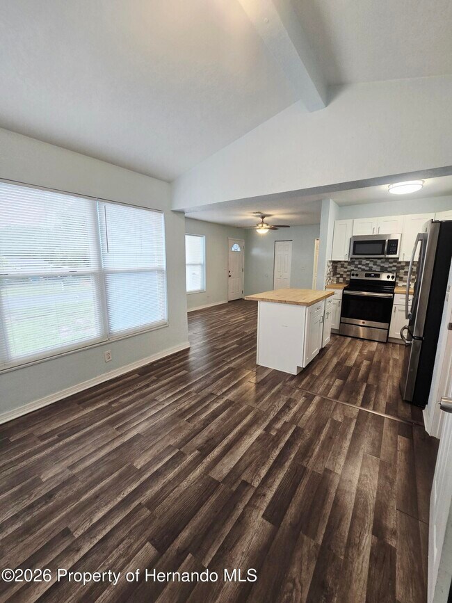 Foto del edificio - 513 Hollyhock Ln