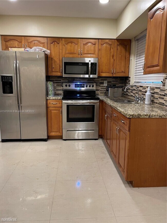 Building Photo - 5 br, 3 bath House - 4400 SW 27th St # 0