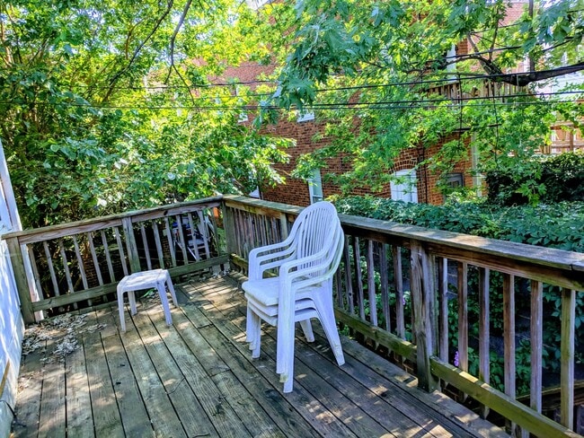 Building Photo - 119 N Robinson St