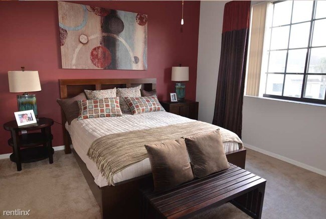 Foto del edificio - 14852 Enclave Lakes Dr