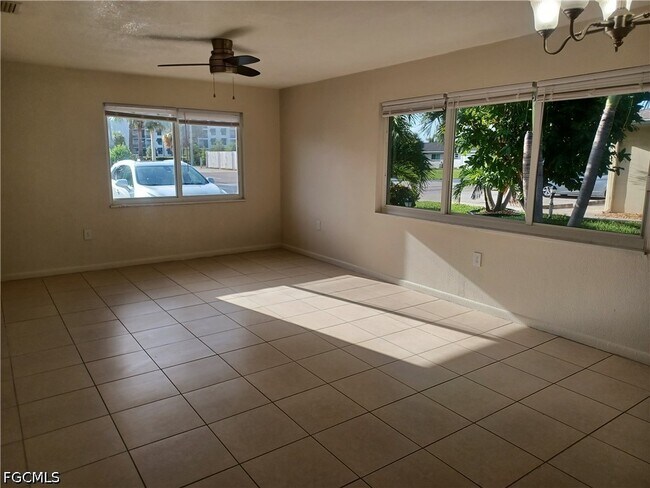 Building Photo - 4808 Lucaya Dr