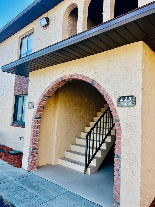 Building Photo - 223 San Paulo Ct