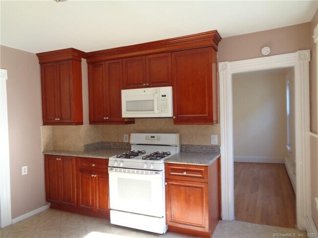 Foto del edificio - 155-157-157 Huntington Rd