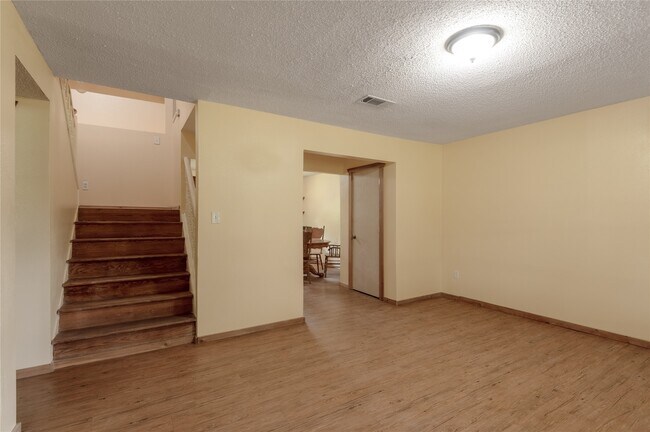 Foto del edificio - 86 Oak Hill Dr