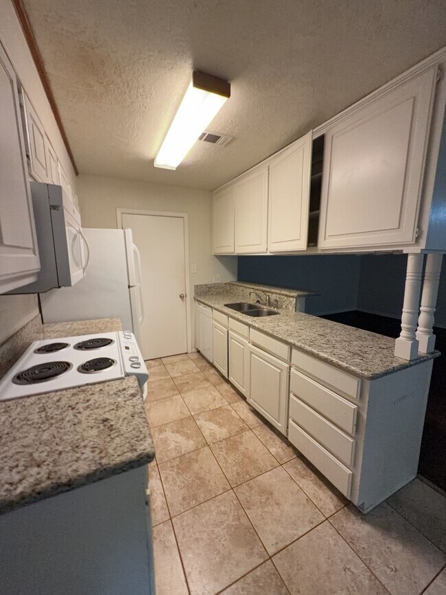 Foto del edificio - 629 W Ridge Dr