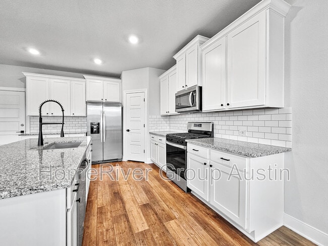 Building Photo - 109 Skyflower Ln