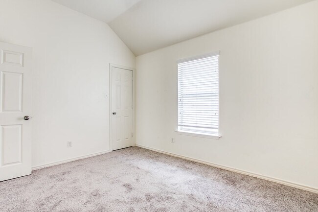 Foto del edificio - 7740 Summerbrook Cir