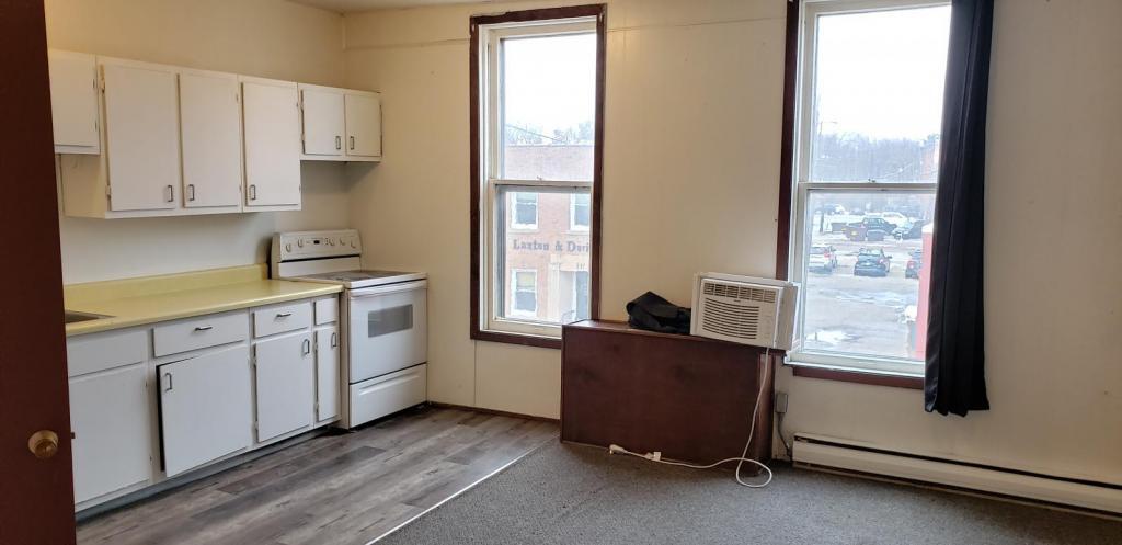 Primary Photo - 109 West Oak