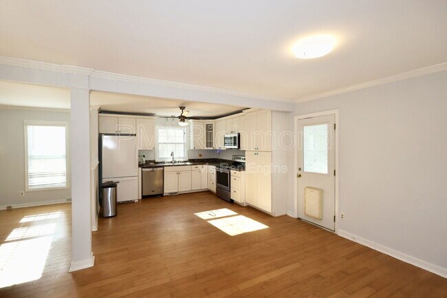 Foto del edificio - 10307 Redbridge Rd