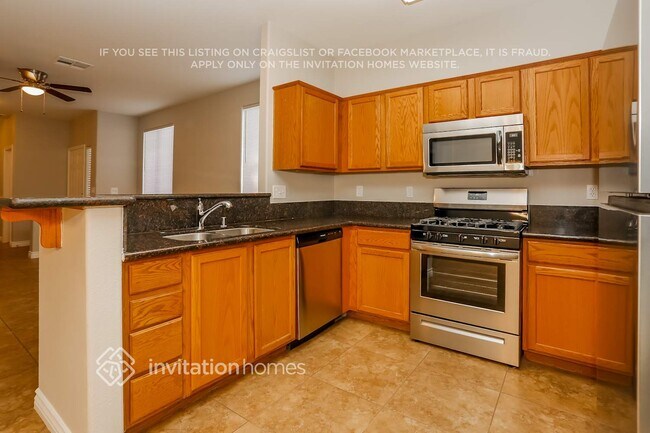 Foto del edificio - 8825 Medicine Wheel Ave