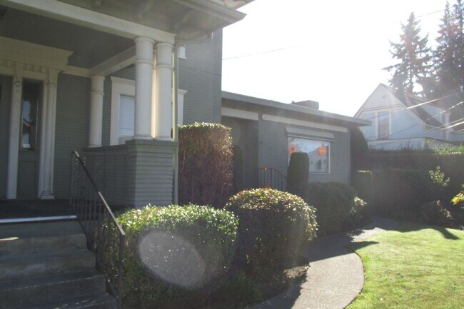 Building Photo - Anderson Apartments