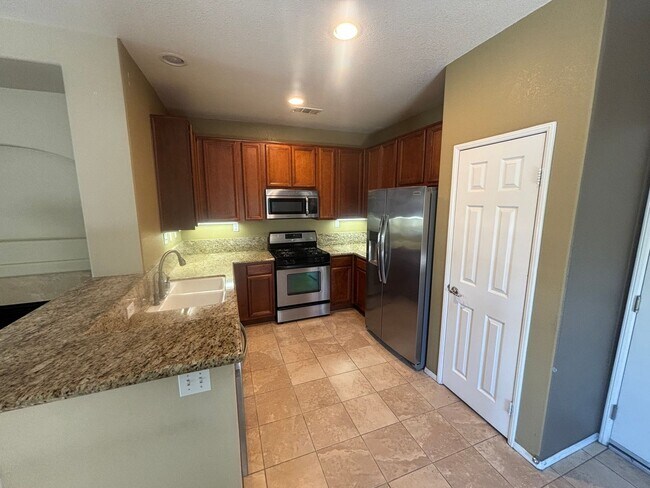 Foto del edificio - 24077 Whitewater Dr