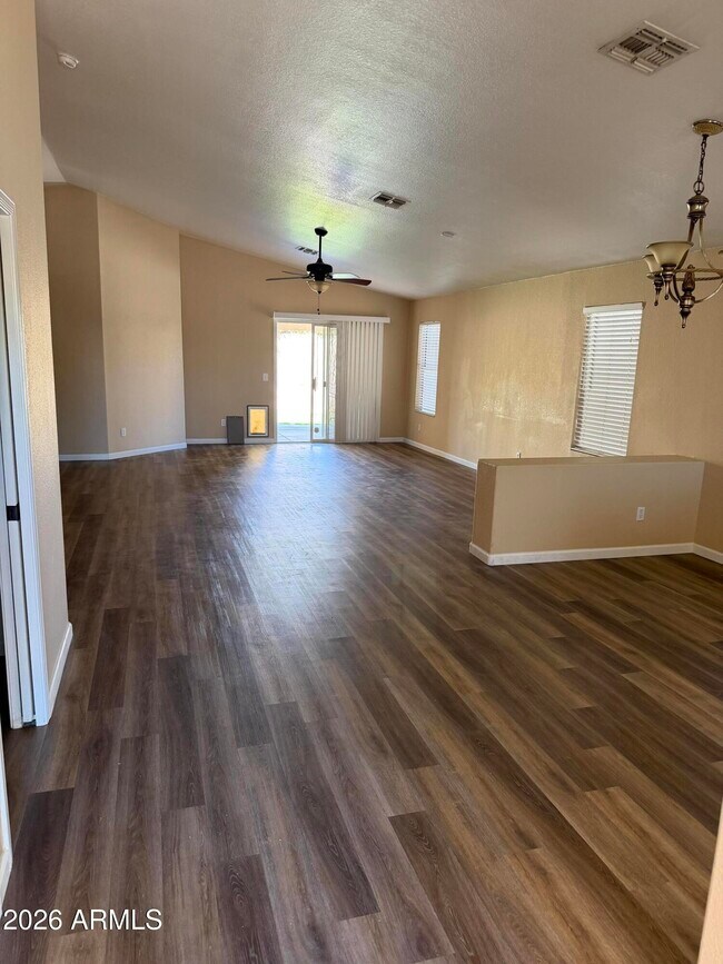 Foto del edificio - 3842 W Chama Dr