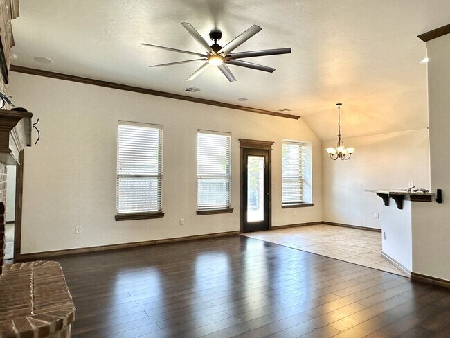Building Photo - 709 Abilene Way